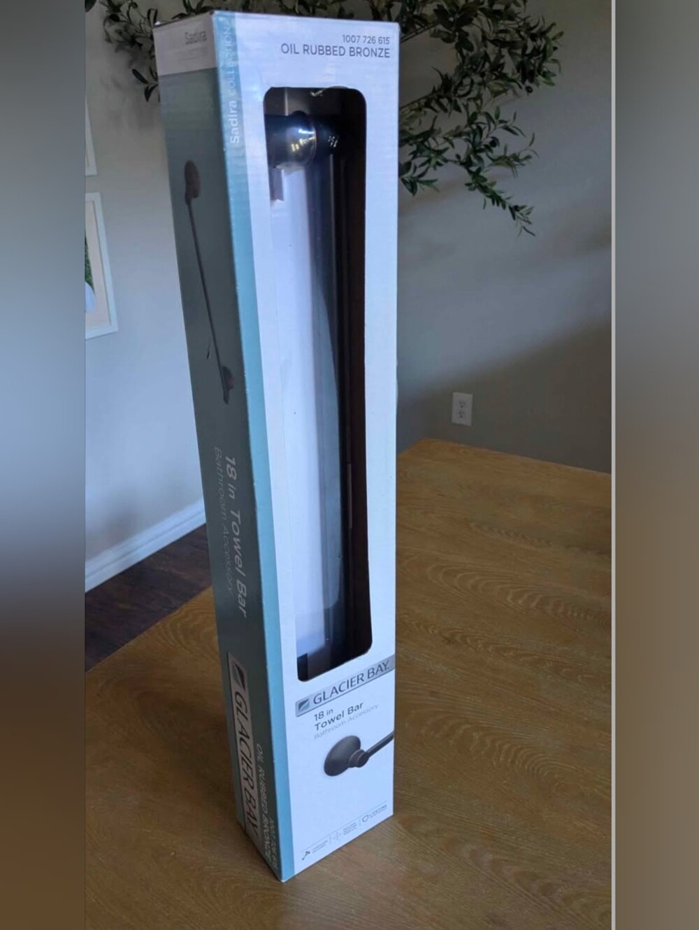 NIB Black 18 in Towel Bar